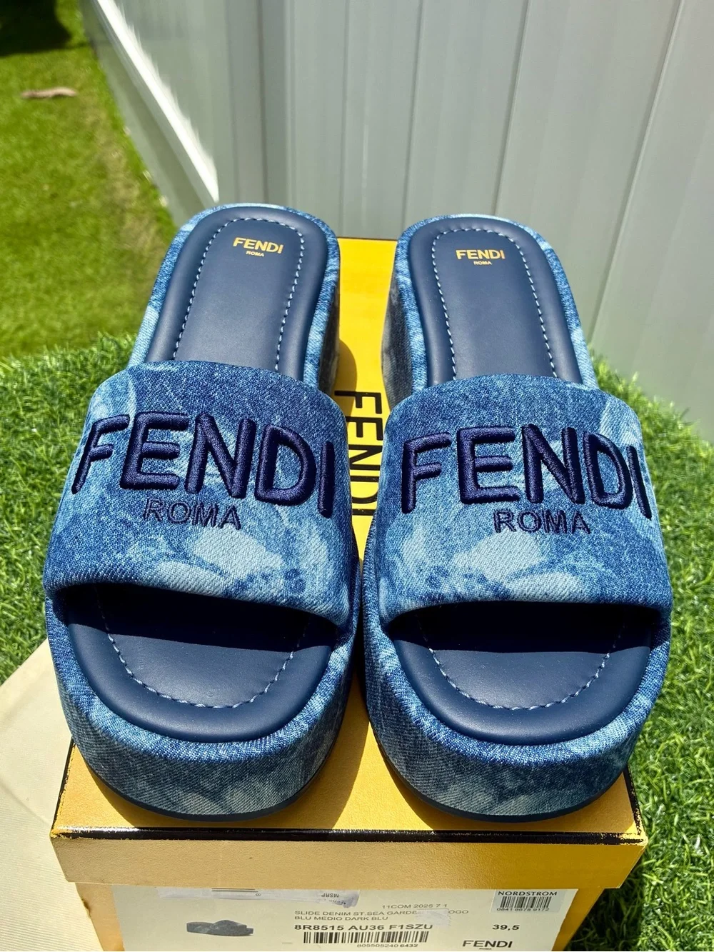 FENDI SUNSHINE BLUE DENIM PLATFORM SLIDE SANDALS EMBROIDERED LOGO SZ 39.5 NEW
